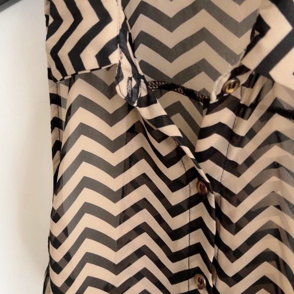 Halter top sleeveless blouse - Picture 5 of 5